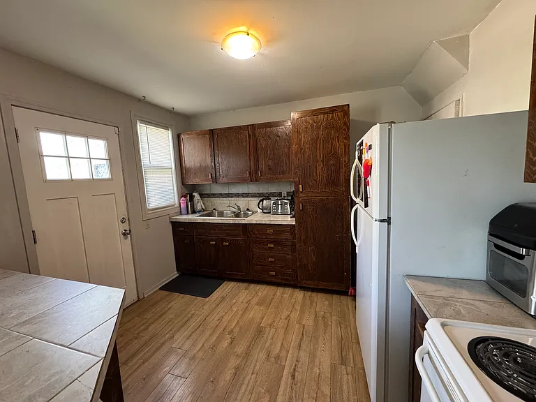 2 Vincent St #2 — Photo 10