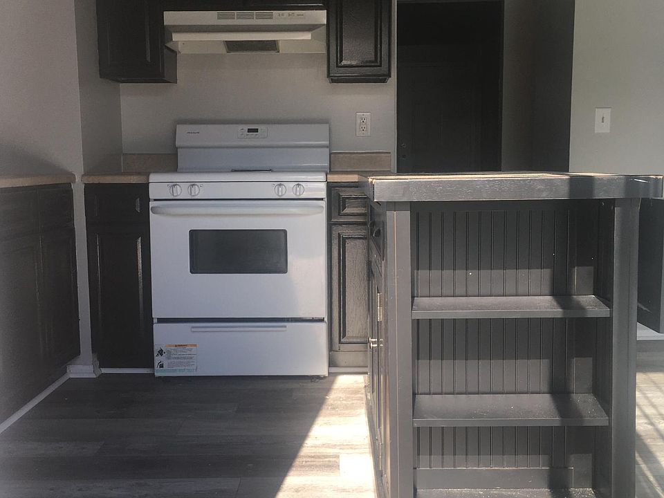 Updated kitchen with new island!