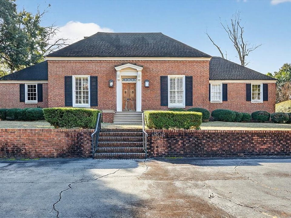 1st image of 1802 Pine Forest Cir