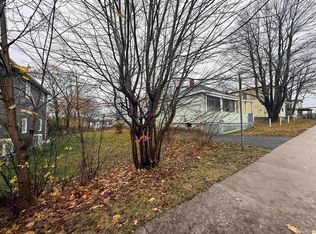 18A Renfrew St, Dartmouth, NS B2Y 2M5