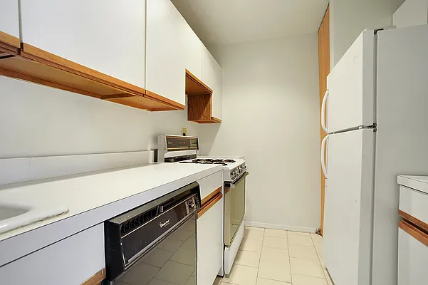 Sold by Corcoran | media 21