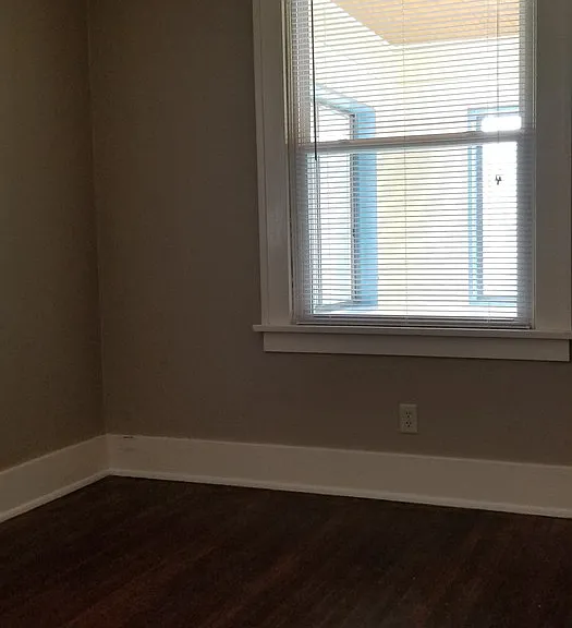 1722 Sinclair St — Photo 7