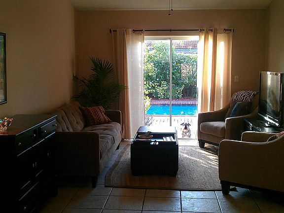 BRIGHT AND GREAT ACCESS TO POOL