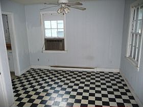 4th image of 6 Plaza Dr