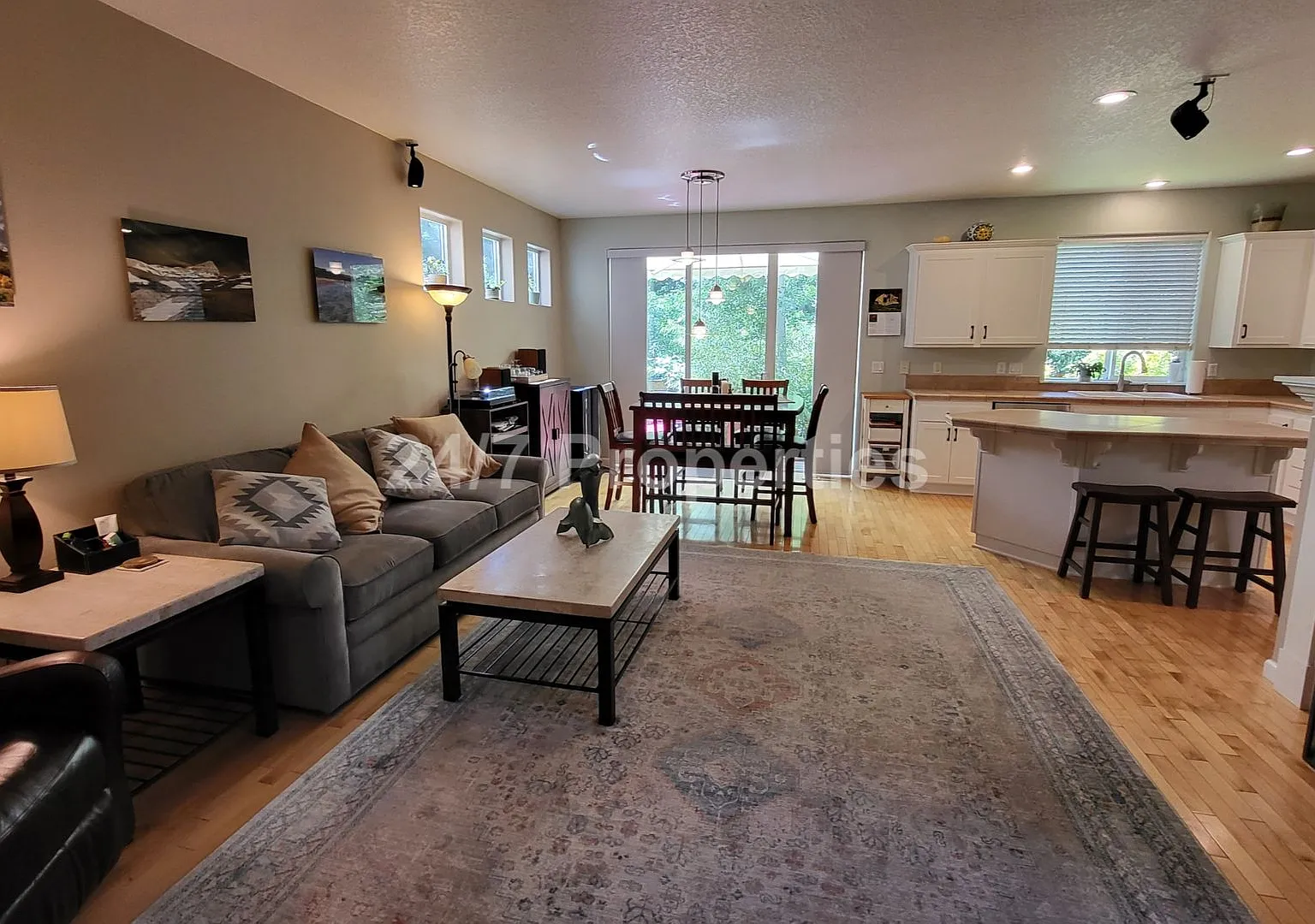 Beautiful 3 BD | 2.5 BA Near Tanner Creek - West Linn — Photo 2