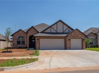 1900 NE 27th Ter, Moore, OK 73160