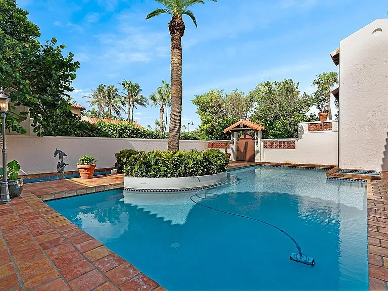 1 Ocean Ln — Photo 25