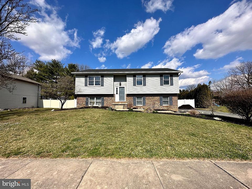 1st image of 133 Donegal Dr