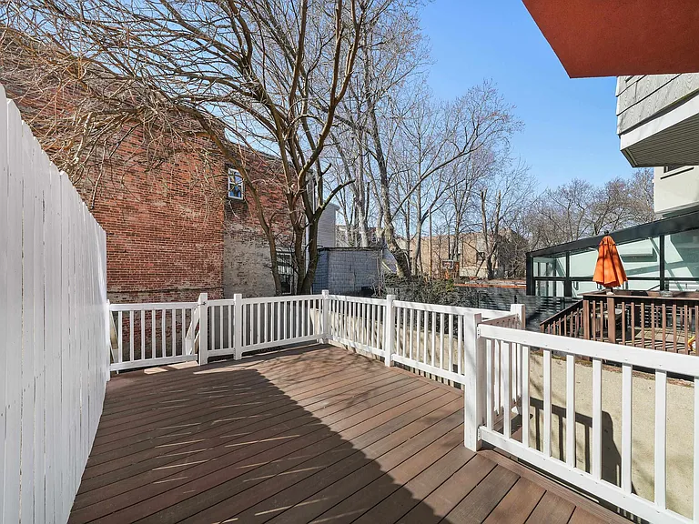 37 Astoria Pl #1 — Photo 3