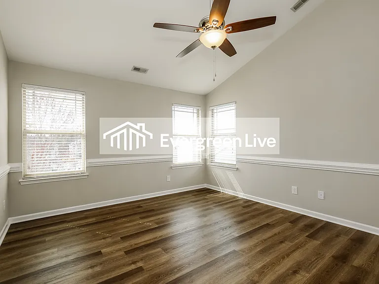3958 Creekmoore Dr — Photo 9