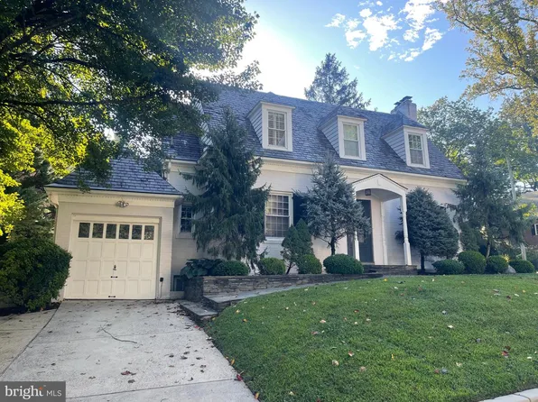 8201 Larry Pl, Chevy Chase, MD 20815