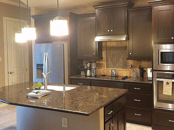 Kitchen off great foom