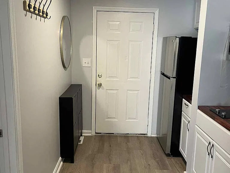 4807 Waltonshire Cir — Photo 4