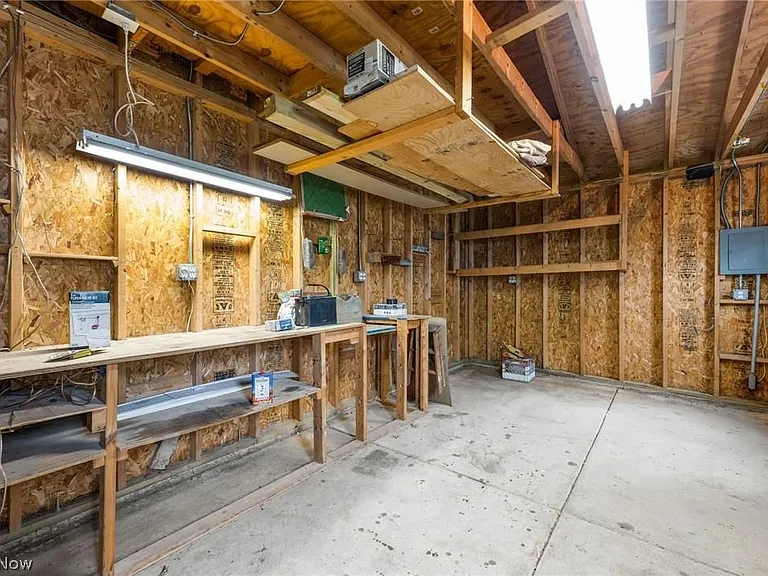 11715 Rutland Ave — Photo 28