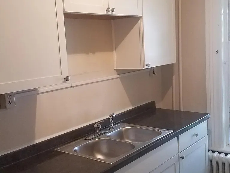 8 Irving St #2 — Photo 6