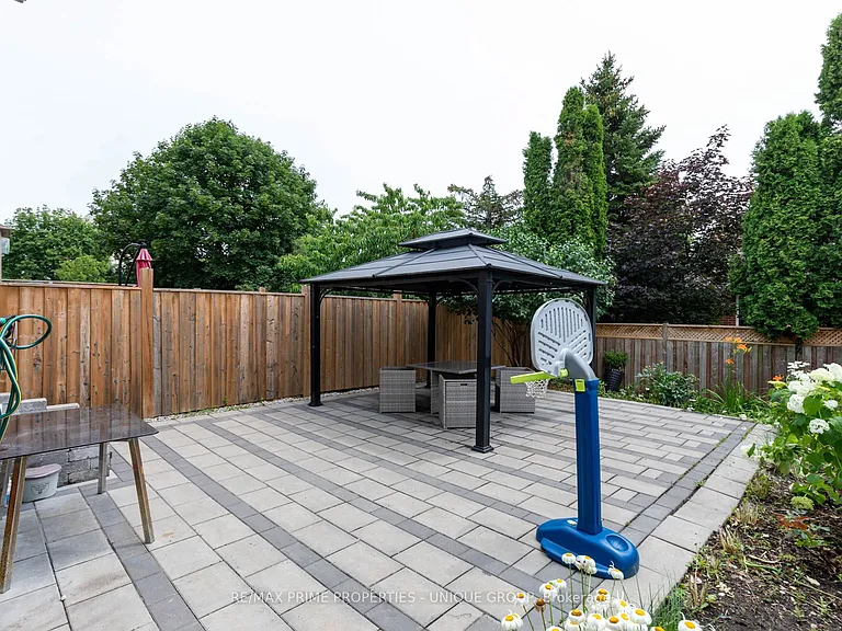25 Pine Gate Pl — Photo 45