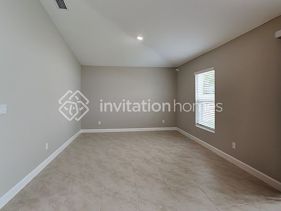 5th image of 2720 SW Abelard St