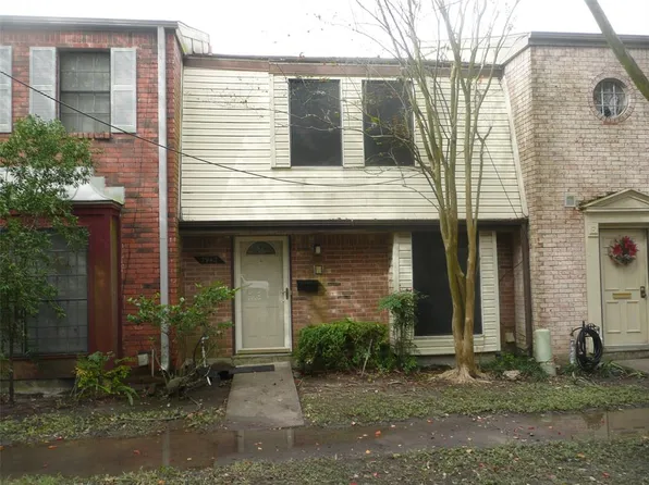7942 Grove Ridge Dr, Houston, TX 77061