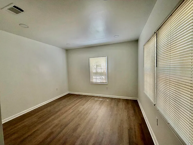 3800 E Mallory Ave — Photo 17