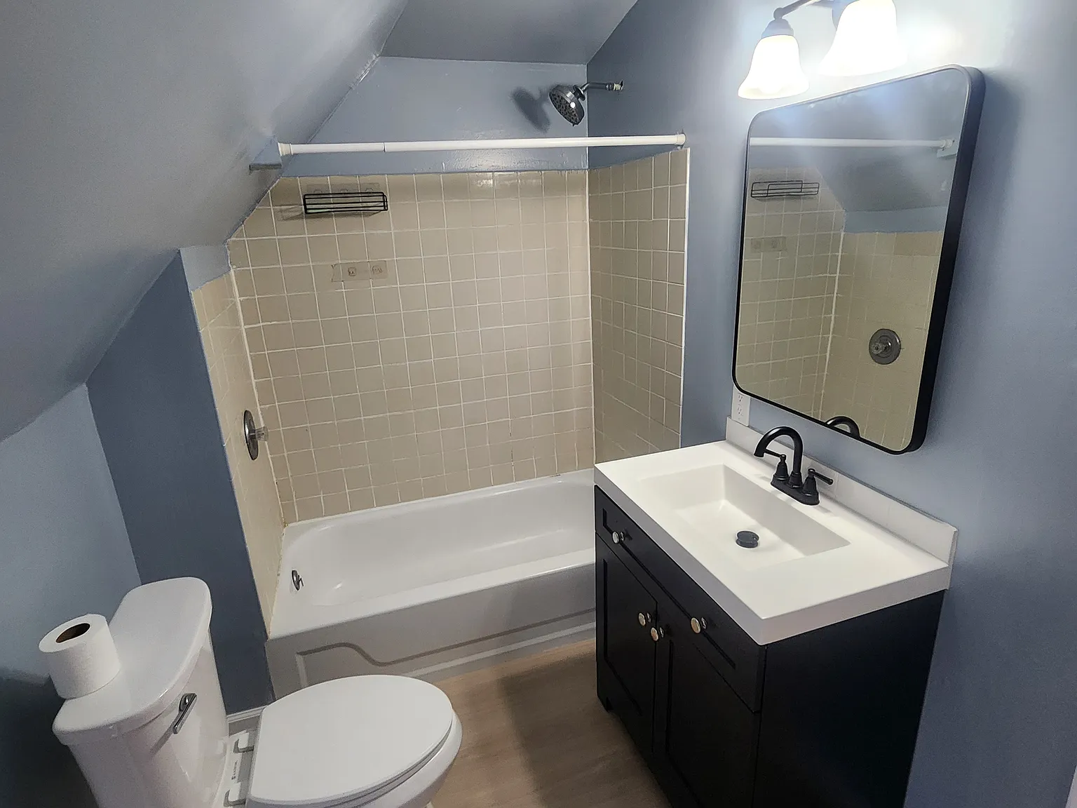 3 bed, 1100 sqft, $1,700 — Photo 3