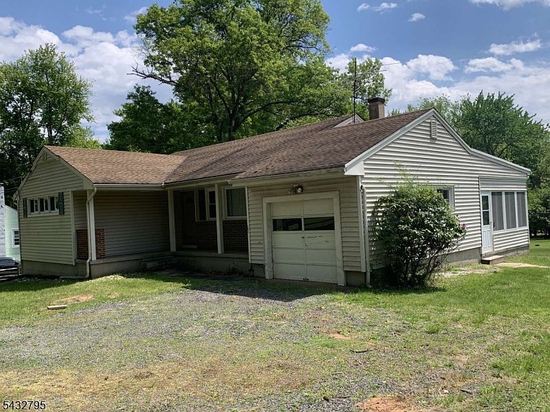 1st image of 617 Foothill Rd
