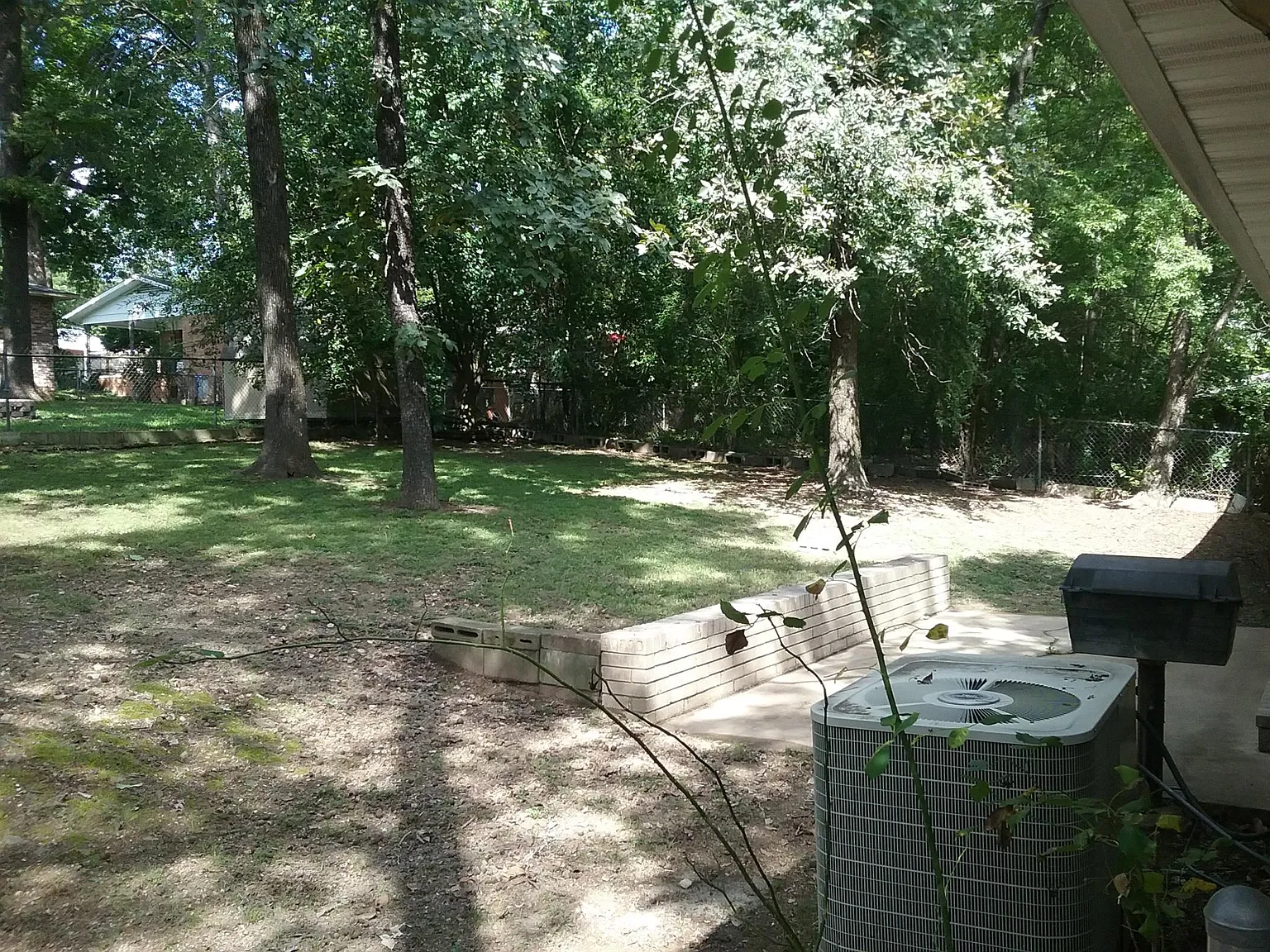 3 bed, 1.5 bath, 1306 sqft, $1,350 — Photo 4