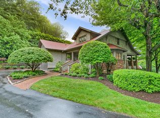 27 Lacoste Dr, Hendersonville, NC 28739