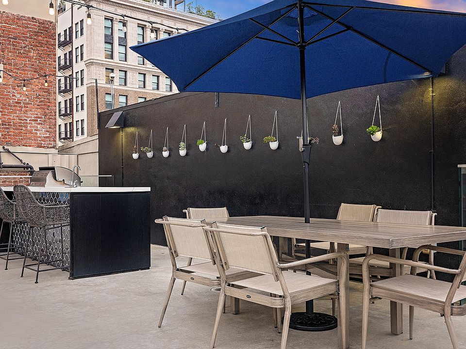 Poolside kitchen and seating
