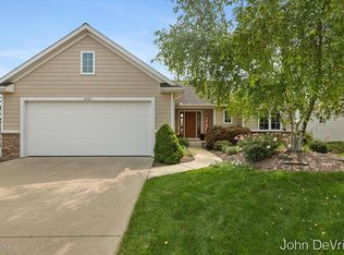 4323 Saddlehorn Dr, Hudsonville, MI 49426