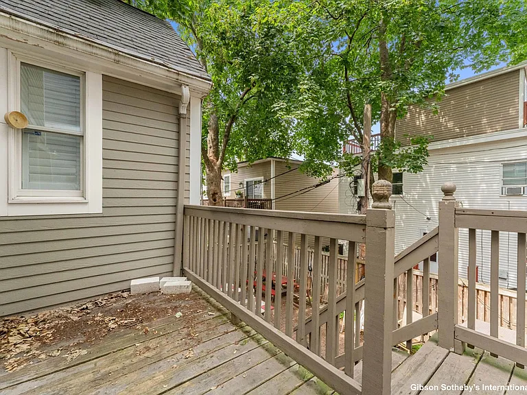 304 W 3rd St — Photo 32
