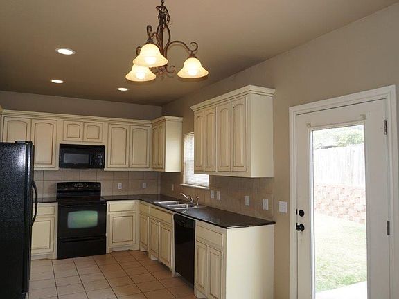 5th image of 13707 Oxford Dr #13707