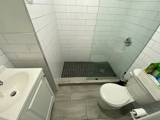 Rented by Capri Jet Realty Corp | media 6