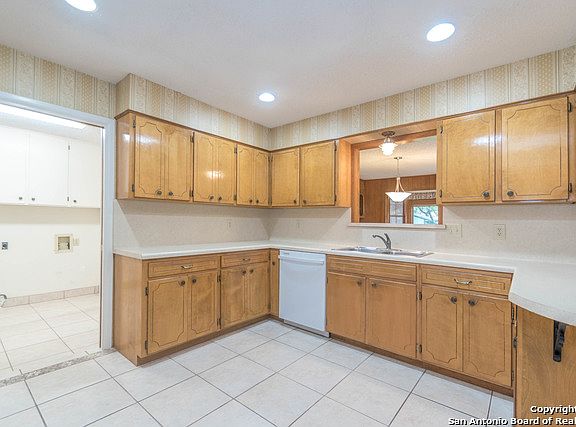 4th image of 10611 Cedar Elm Dr