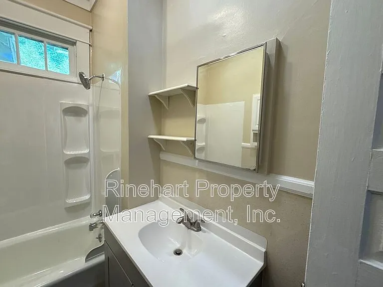 325 Walnut St — Photo 16