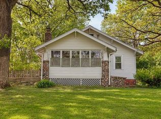 351 E Pleasant View Dr, Des Moines, IA 50315