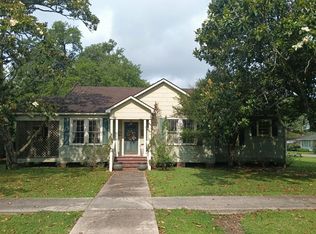 561 6th St, Port Allen, LA 70767