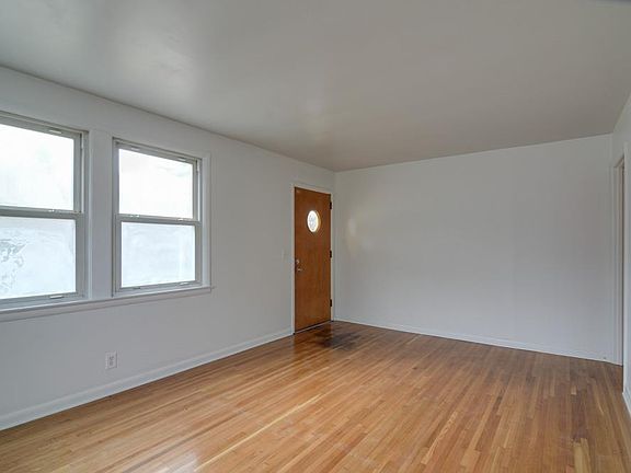5th image of 751 Greymont Dr