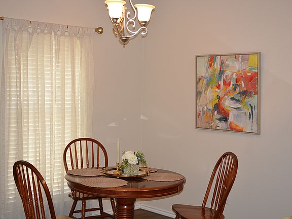 4th image of 14010 Avenue V