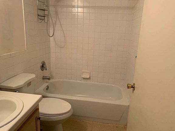 2nd image of 45 W 118th St #21