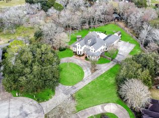 209 Pine Willow Ct, Friendswood, TX 77546