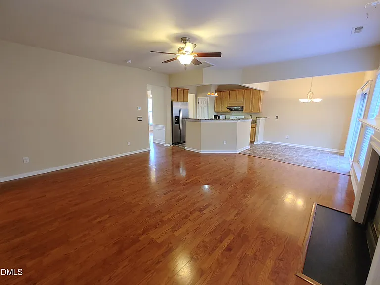 301 Millicent Way — Photo 6