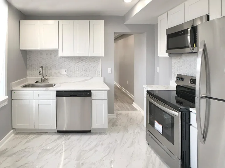 1402 Carroll St #2 — Photo 20