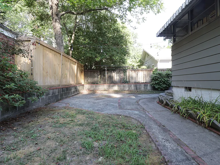 2203 Woodrow St — Photo 20