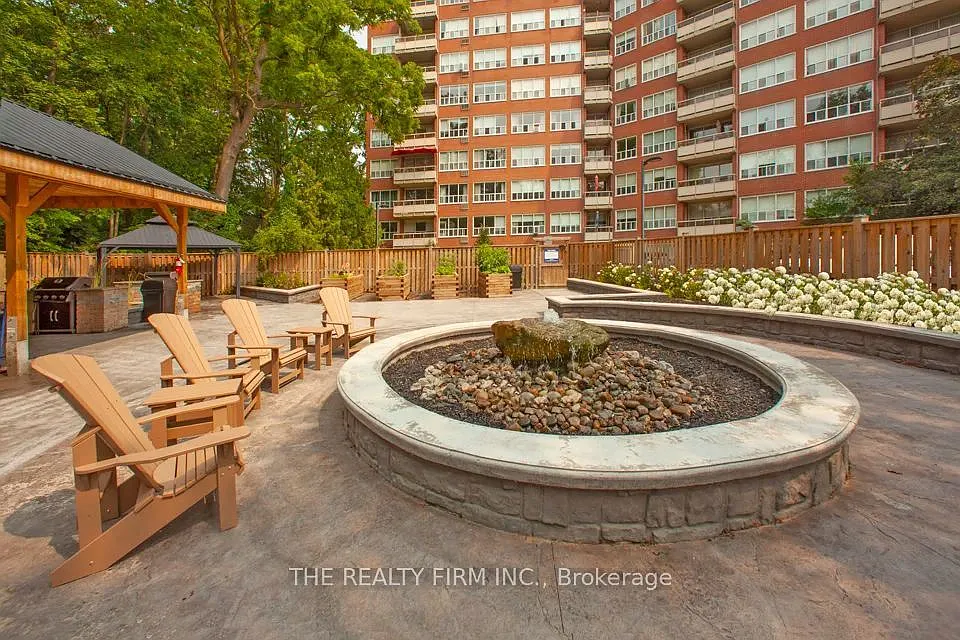 10 Beechwood Pl #209