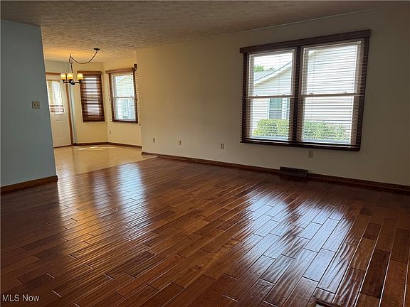 3rd image of 3986 Kelly Ln