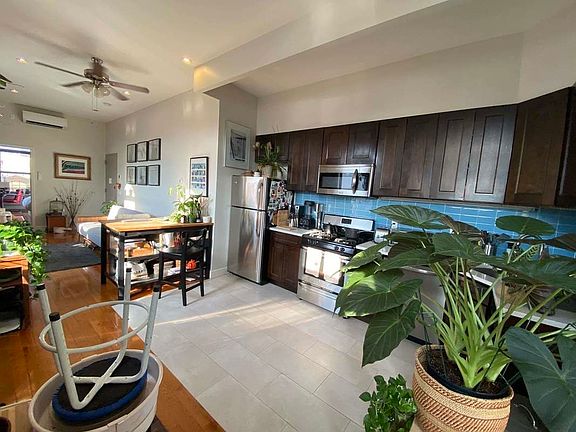 3rd image of 206 Wyckoff Ave #3L