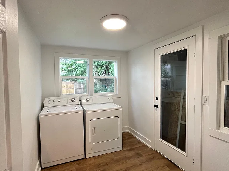 858 Baxter St SE — Photo 12