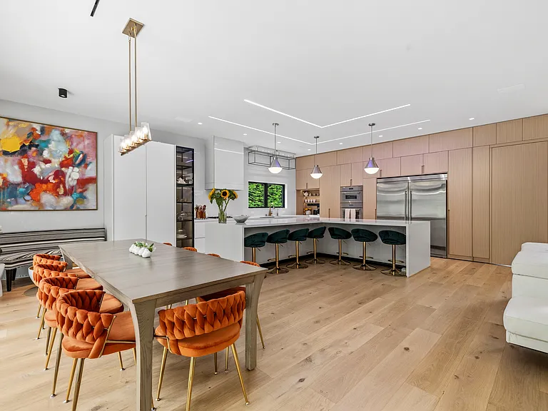 101 Montauk Blvd — Photo 9