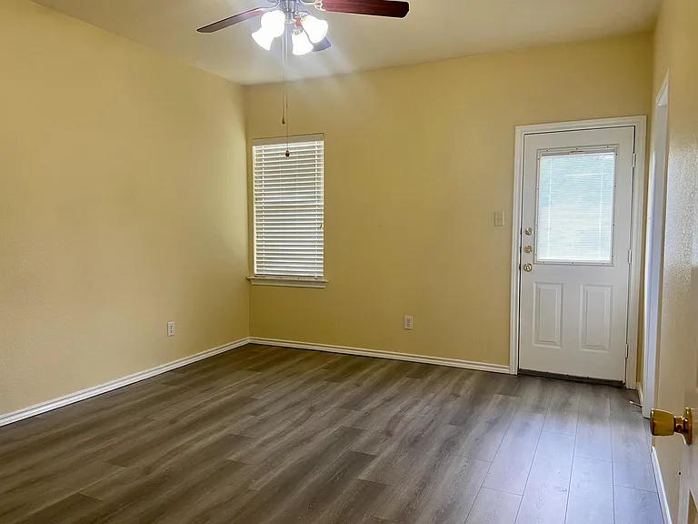 1213 Redman Ave — Photo 11