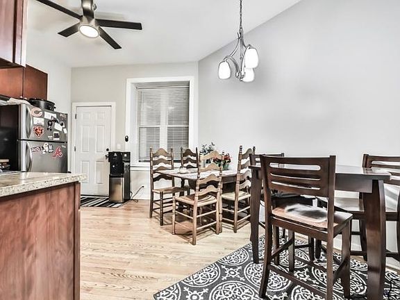 3rd image of 1624 W Fullerton Ave #2